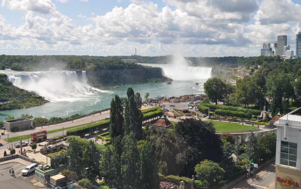 Vue depuis restaurant panoramique Niagara Falls